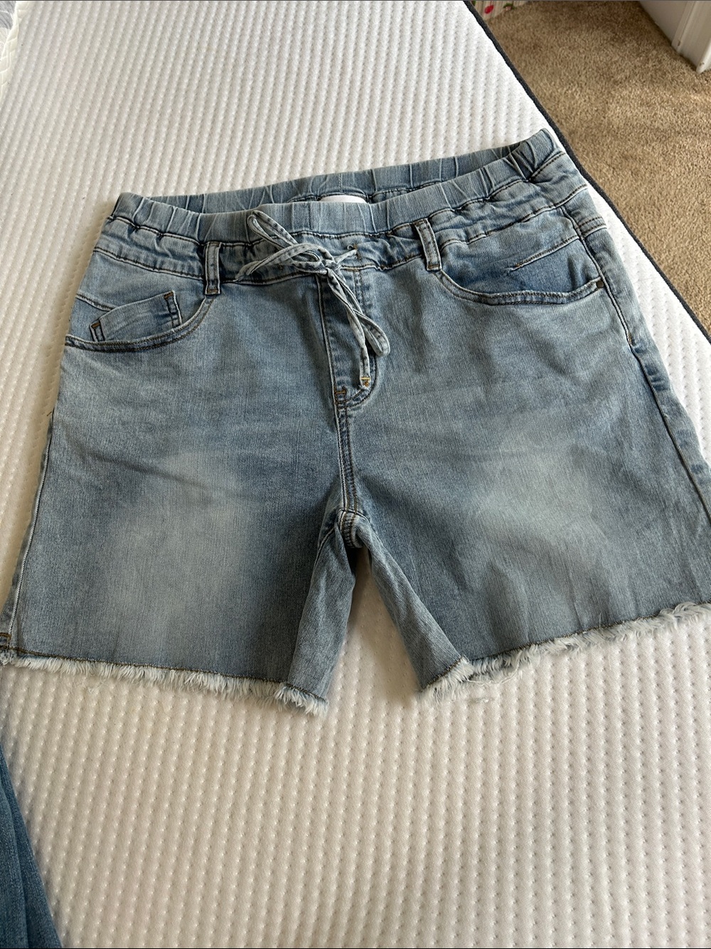 Bianco stretch shorts
